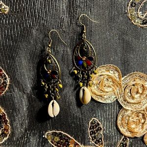 Shell fashion earrings